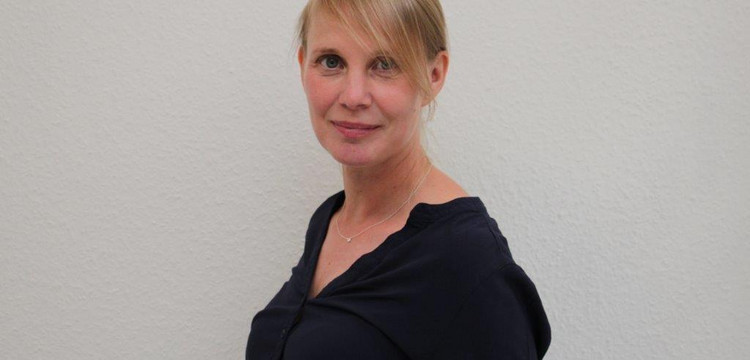 Birgit Gillissen,  Service Annahme